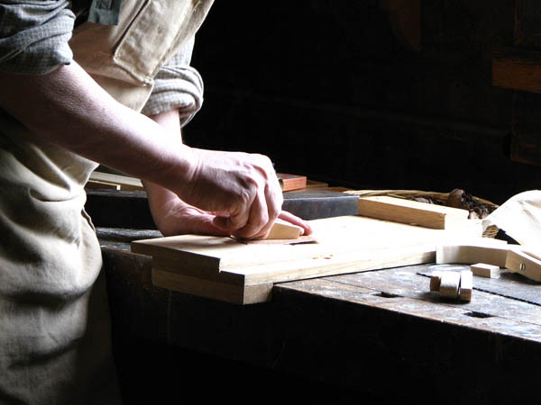 Ofrecemos un servicio de <strong>carpinterÃ­a  de madera y ebanisterÃ­a en Valdelacalzada</strong> adaptado a las necesidades del <strong>cliente</strong>.